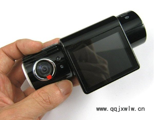 Carcam HD Q7 Car DVR 5 mega CMOS with Audio Broadcast & anti-shake 140 degree 2.0inch LCD  Enhanced Night Vision 9.jpg